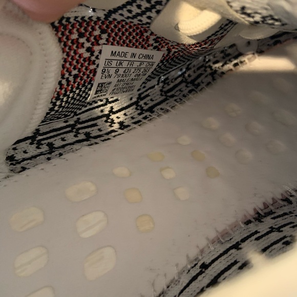 Adidas yeezy boost 350 v2 - Picture 6 of 9